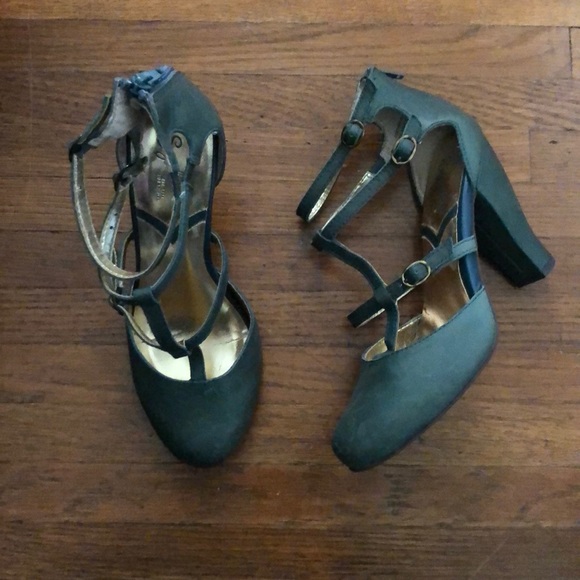 Sheychelles Heels - Picture 2 of 4